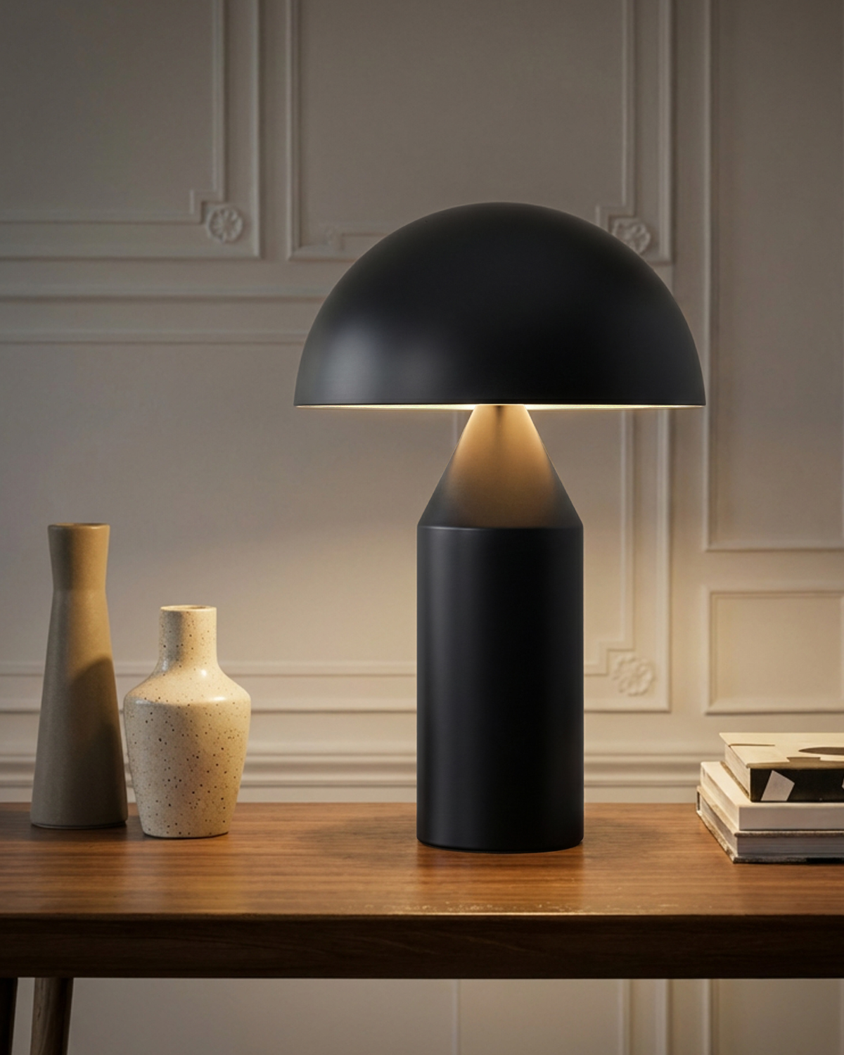 Venus Table Lamp — Black