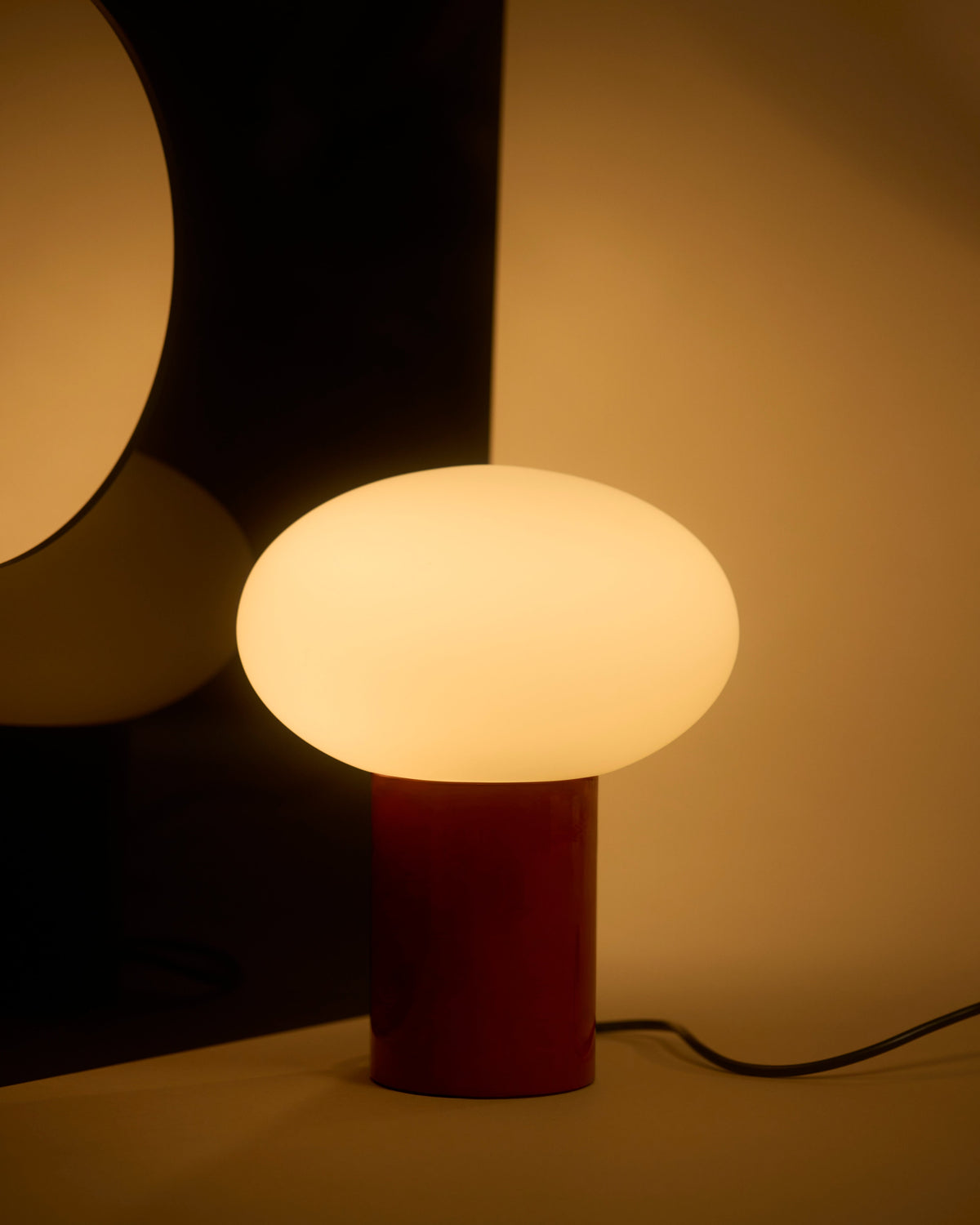 Ivy Oval Globe Table Lamp — Red