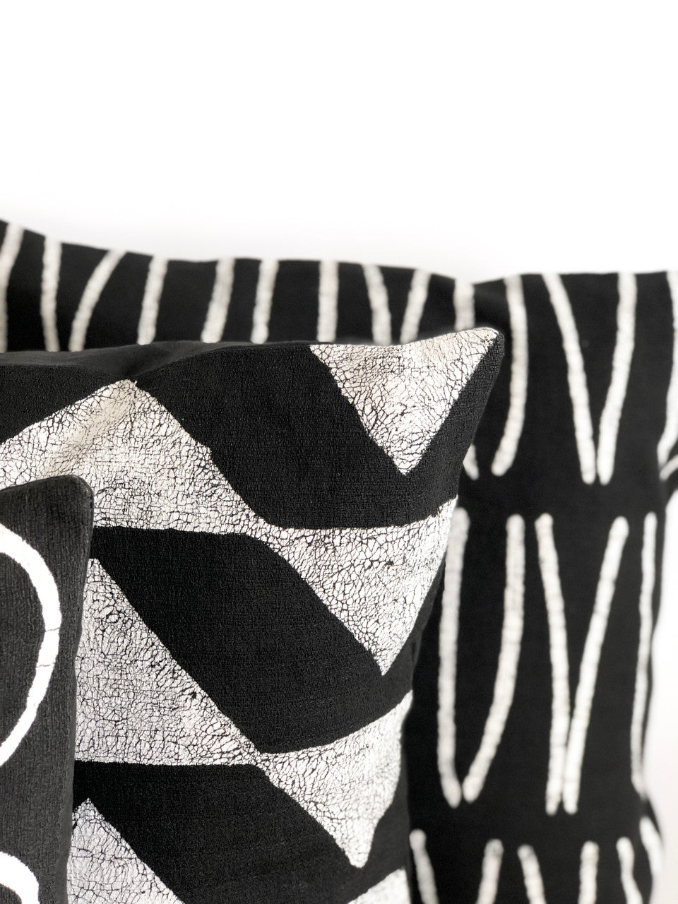 Sadza Lines Pillow Cover — Ebony