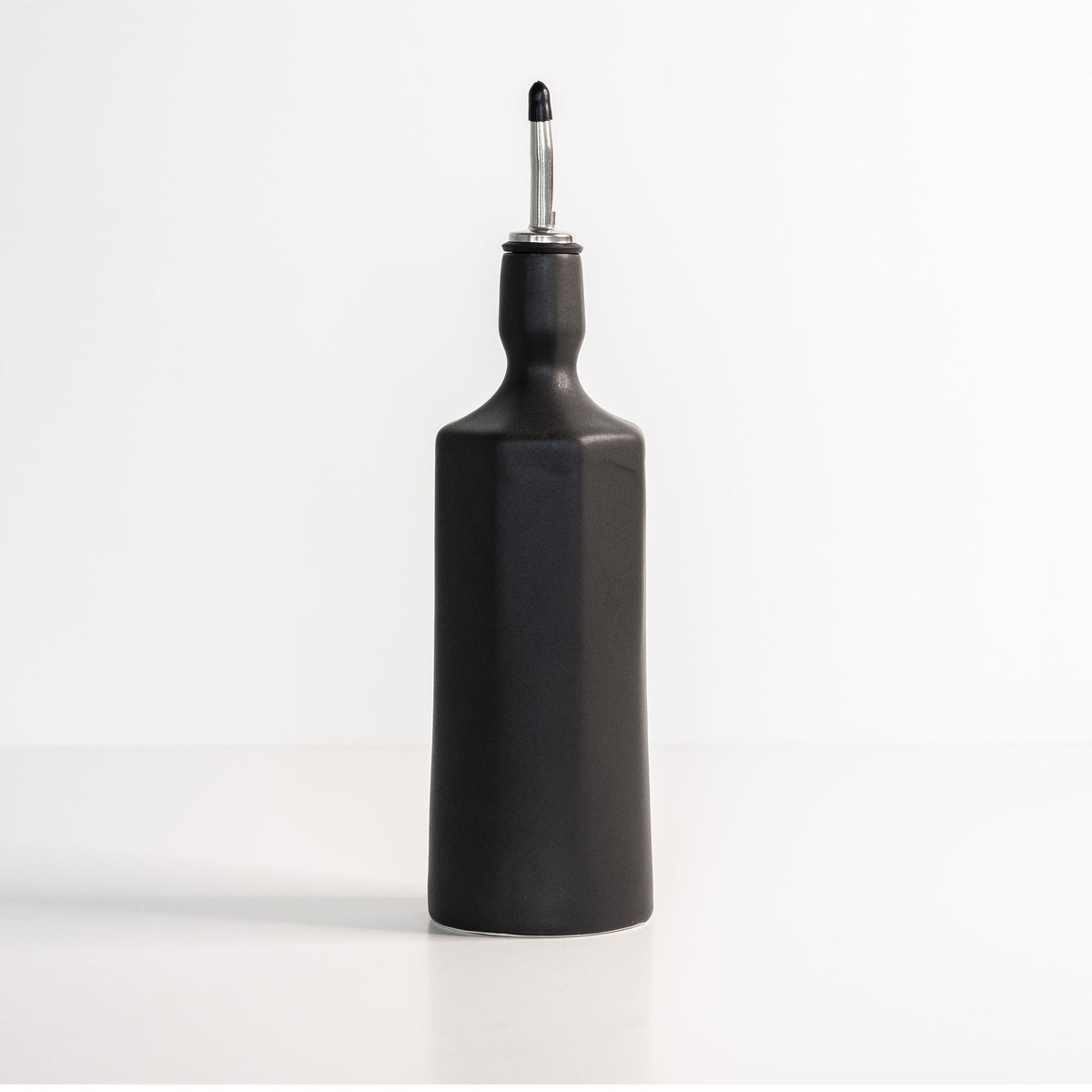 Elixir Porcelain Oil Dispenser — Mica Black